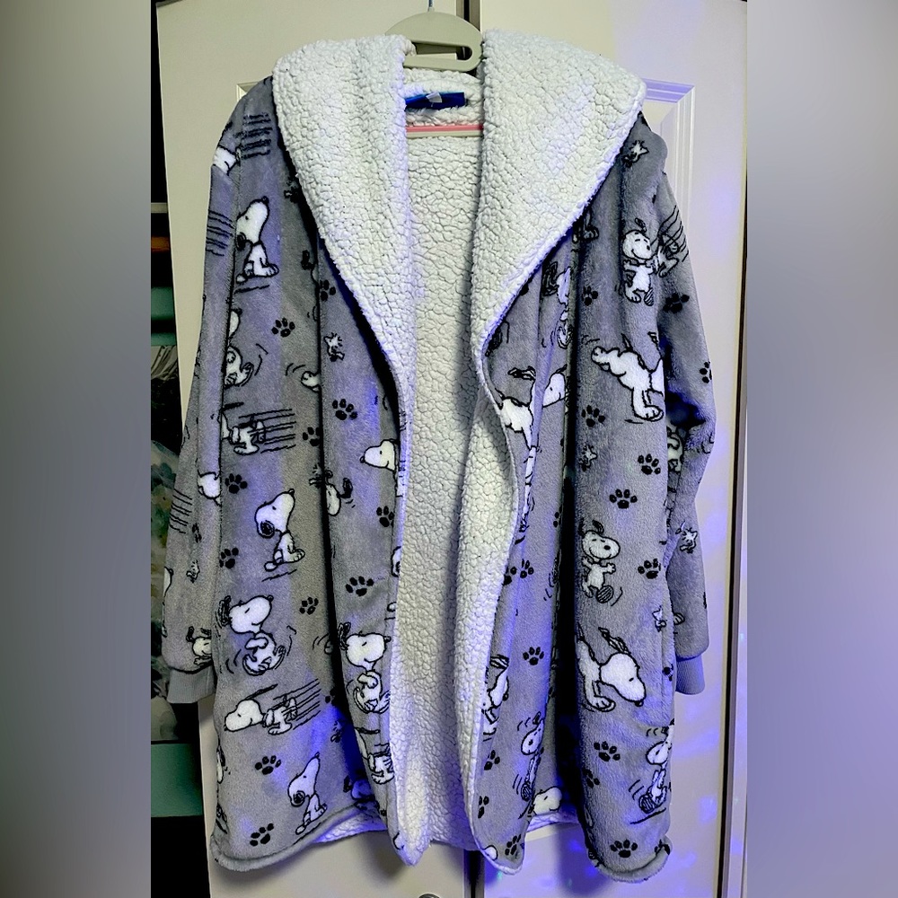 Grey Charlie Brown sweater/robe in a size large